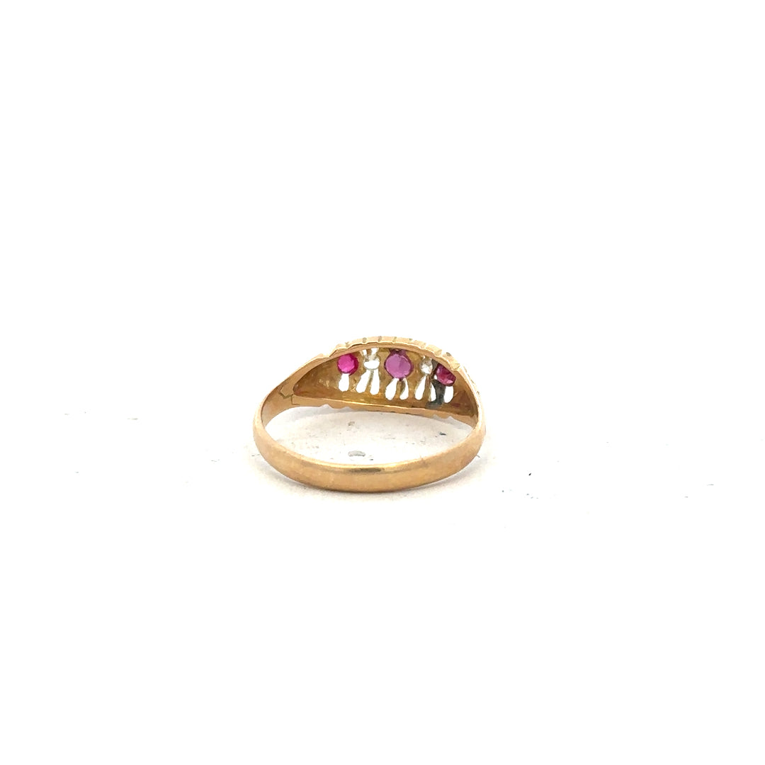 18ct yellow gold diamond ring in size O1/2, showcasing a sparkling diamond centerpiece and elegant band design.