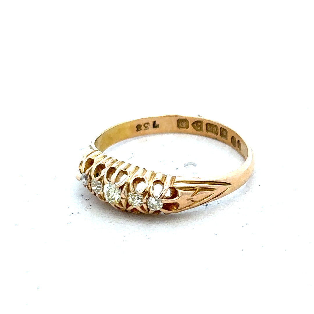 18ct yellow gold diamond ring, size P, featuring sparkling diamonds, weighs 3.1 grams, unbranded jewelry accessory.