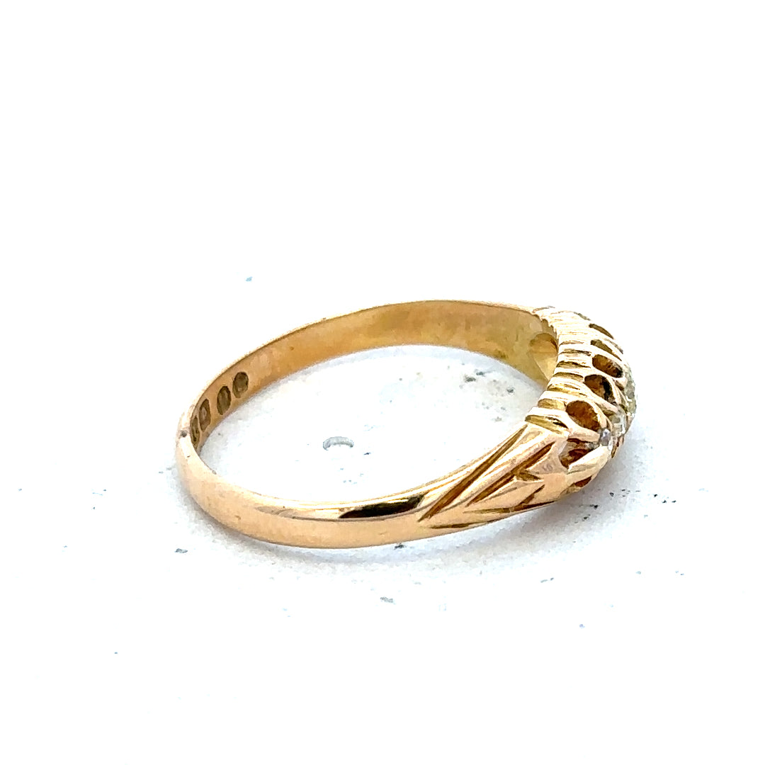 18ct yellow gold diamond ring, size P, 3.1g, unbranded, showcasing a sparkling diamond in a classic band design.