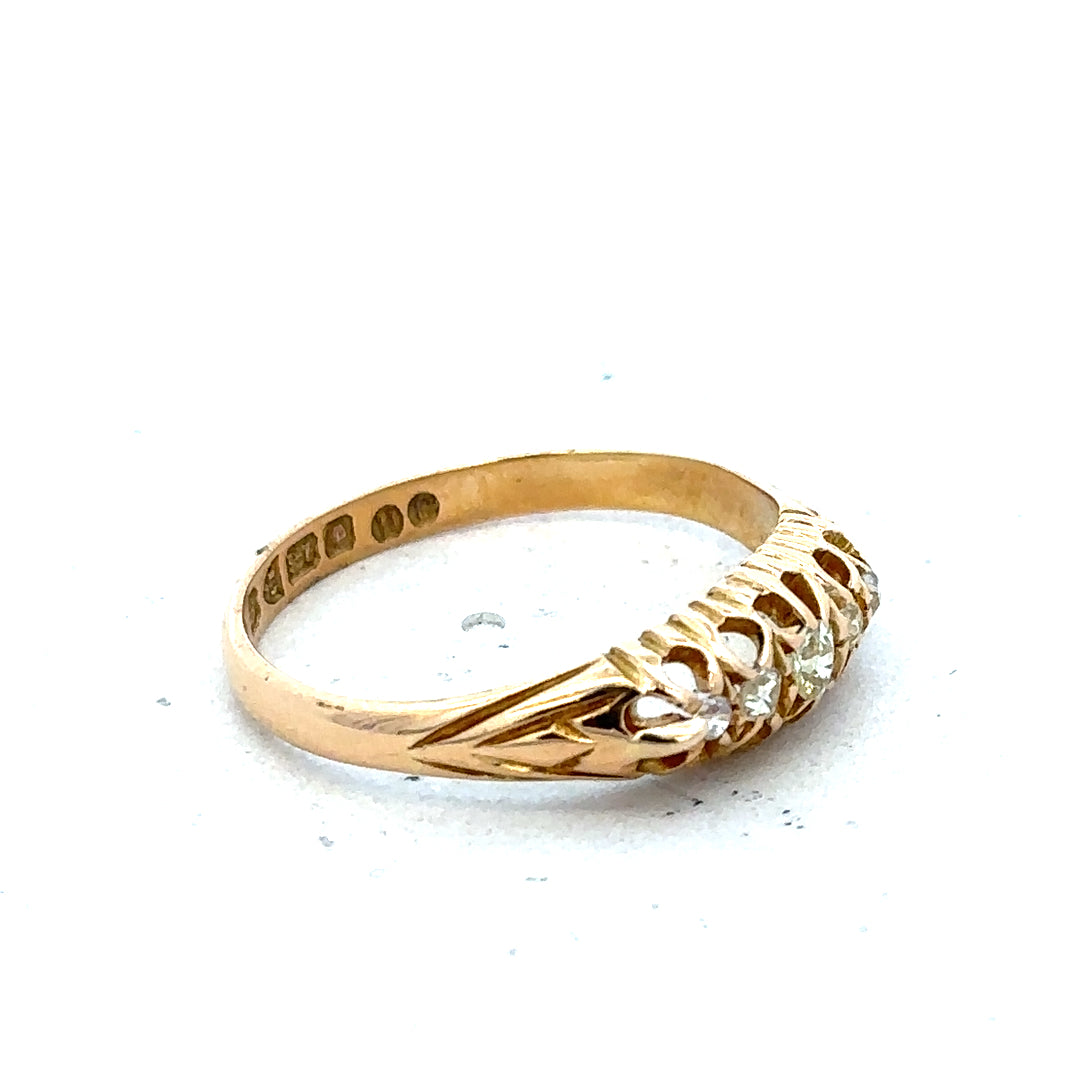 18ct yellow gold diamond ring in size P, featuring a classic design and weighing 3.1 grams.