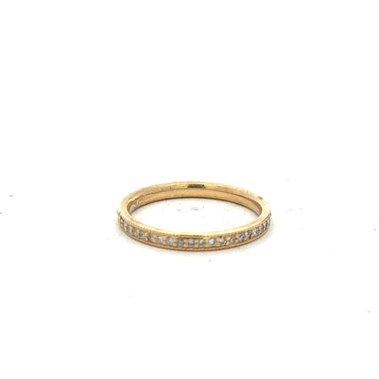 18ct yellow gold diamond ring in size P, featuring a sparkling diamond setting and a sleek, classic design.