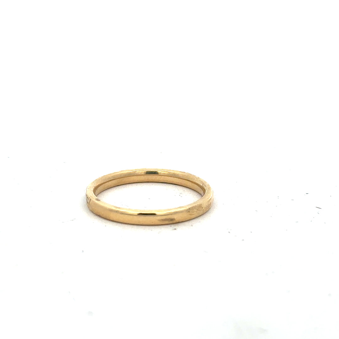 18ct yellow gold diamond ring in size P, featuring a sparkling diamond set in a sleek band.