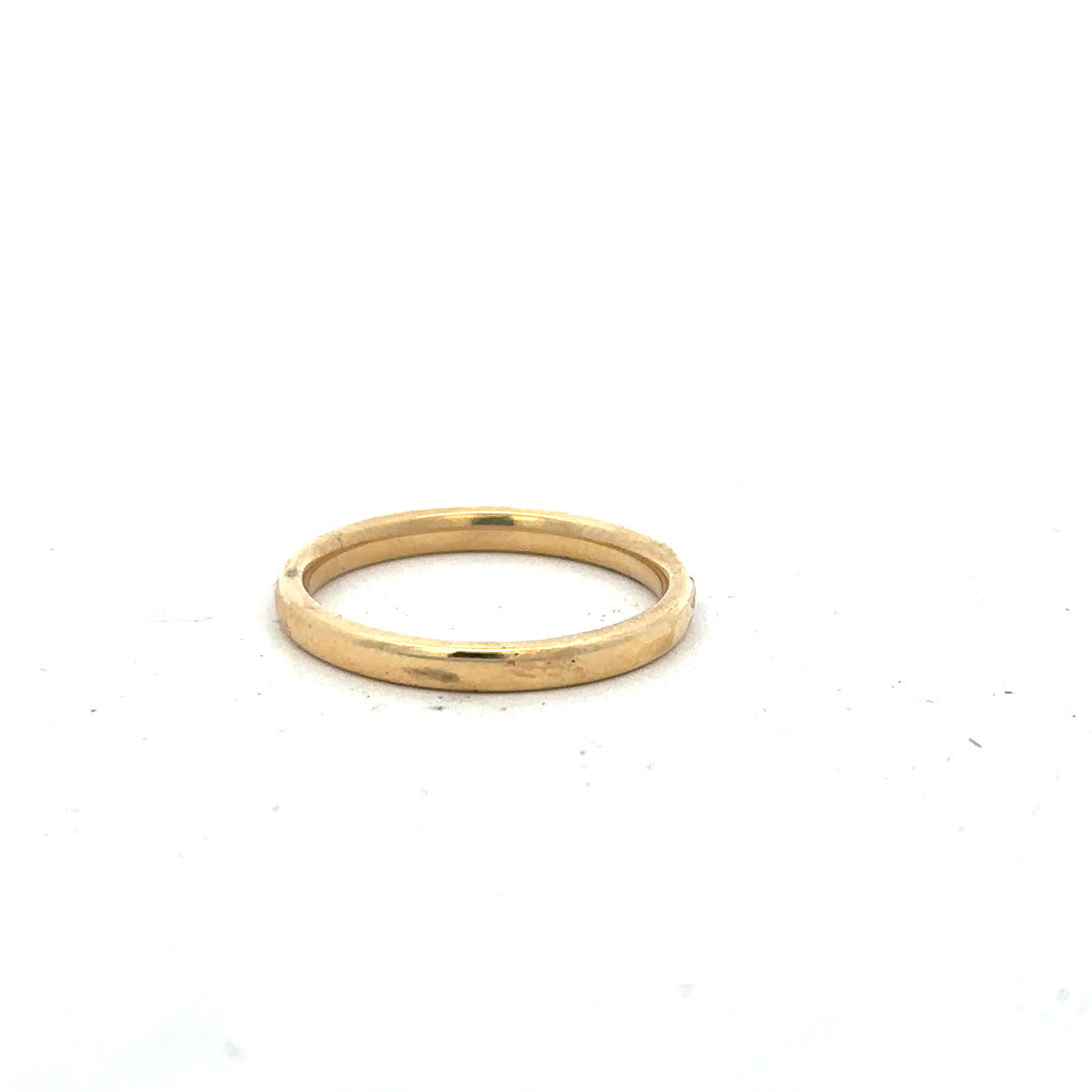 18ct yellow gold diamond ring in size P with sparkling diamonds, unbranded jewelry design and elegant craftsmanship.