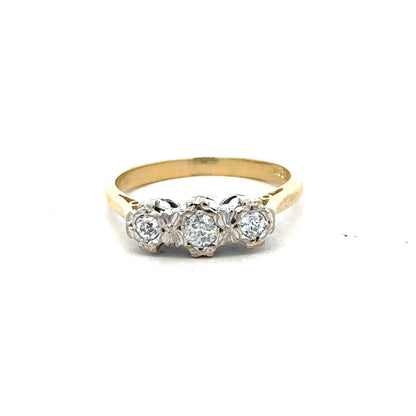 18ct yellow gold diamond ring in size P with sparkling diamonds, showcasing elegant jewelry design.