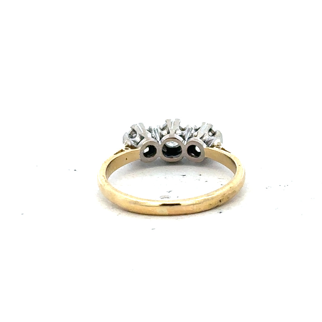 18ct yellow gold diamond ring in size P featuring a sparkling diamond setting, unbranded jewelry piece.