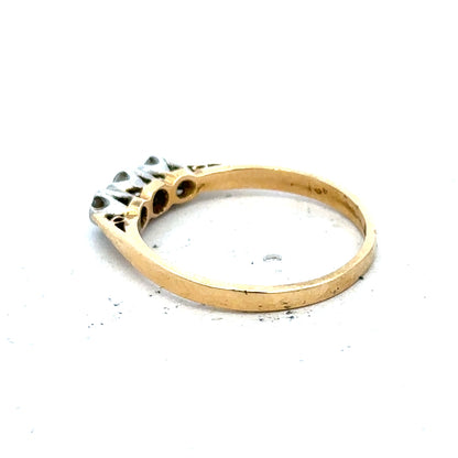 18ct yellow gold diamond ring in size P1/2, featuring a sparkling diamond setting and elegant design.