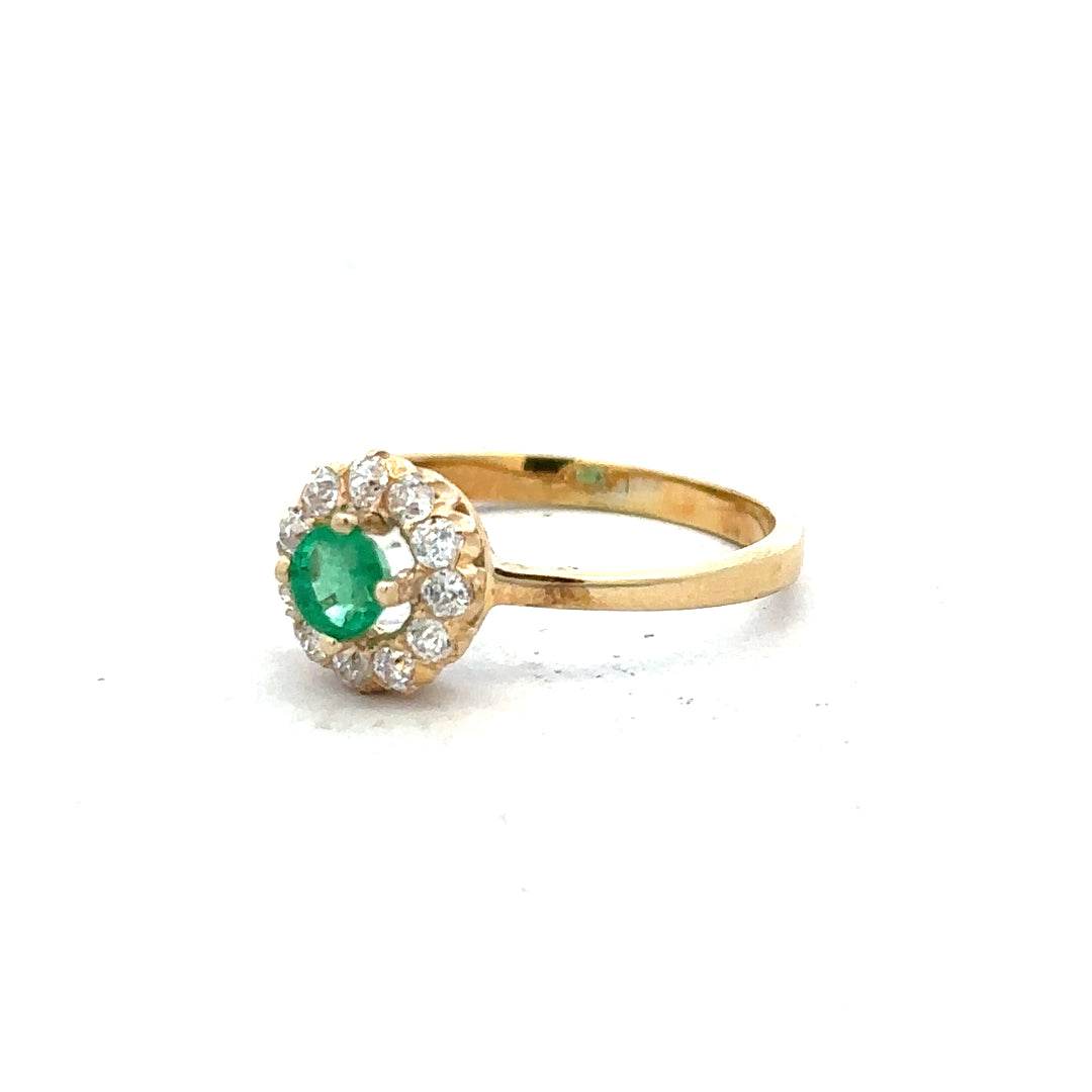 18ct yellow gold diamond ring in size P1/2 with sparkling diamonds, featuring a sleek and elegant design.