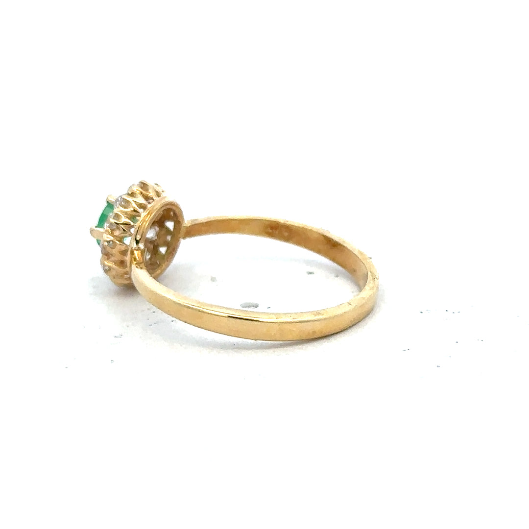 18ct yellow gold diamond ring in size P1/2, featuring a sparkling diamond setting, unbranded jewelry design.