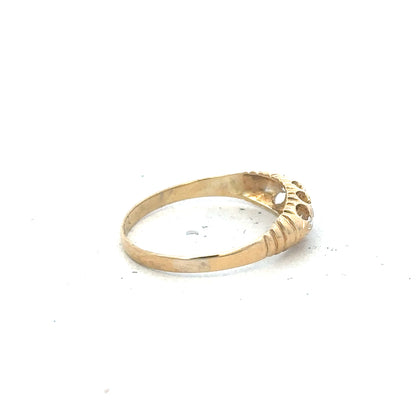 18ct yellow gold diamond ring in size S featuring a sparkling diamond, unbranded jewelry piece with elegant design.