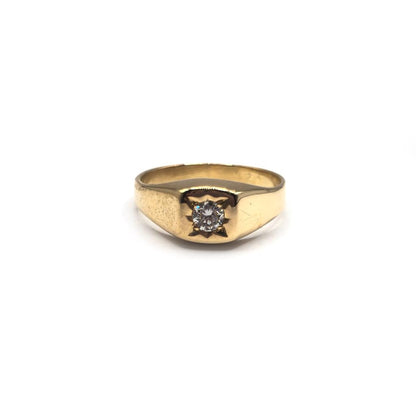 18ct yellow gold diamond ring in size S, featuring a sparkling diamond setting and elegant design.