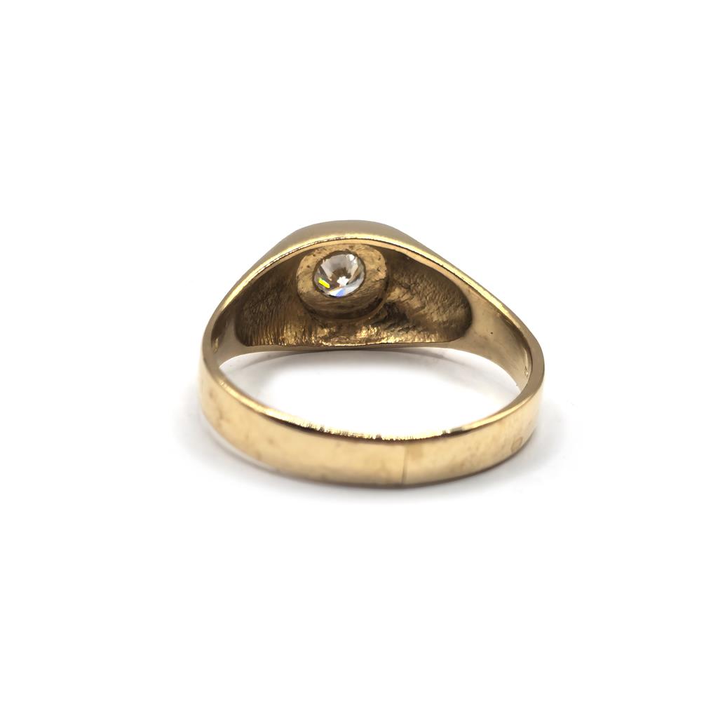 18ct yellow gold diamond ring in size S with sparkling diamonds, unbranded jewelry piece, elegant and finely crafted.