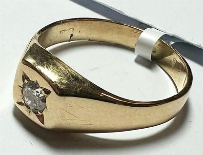 18ct yellow gold diamond ring in size S, featuring a sparkling diamond setting, unbranded jewelry piece.
