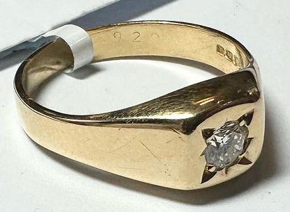 18ct yellow gold diamond ring in size S, featuring a sparkling diamond setting and a classic design.