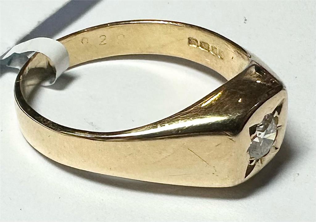18ct yellow gold diamond ring in size S, featuring a sparkling diamond setting, unbranded jewelry piece.