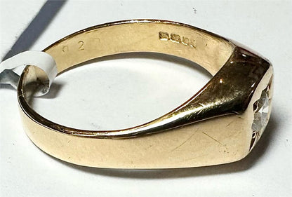 18ct yellow gold diamond ring in size S, featuring a sparkling diamond set in a classic band.