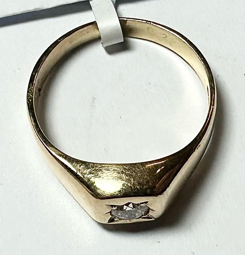 18ct yellow gold diamond ring in size S, featuring a sparkling diamond setting, unbranded jewelry with elegant design.