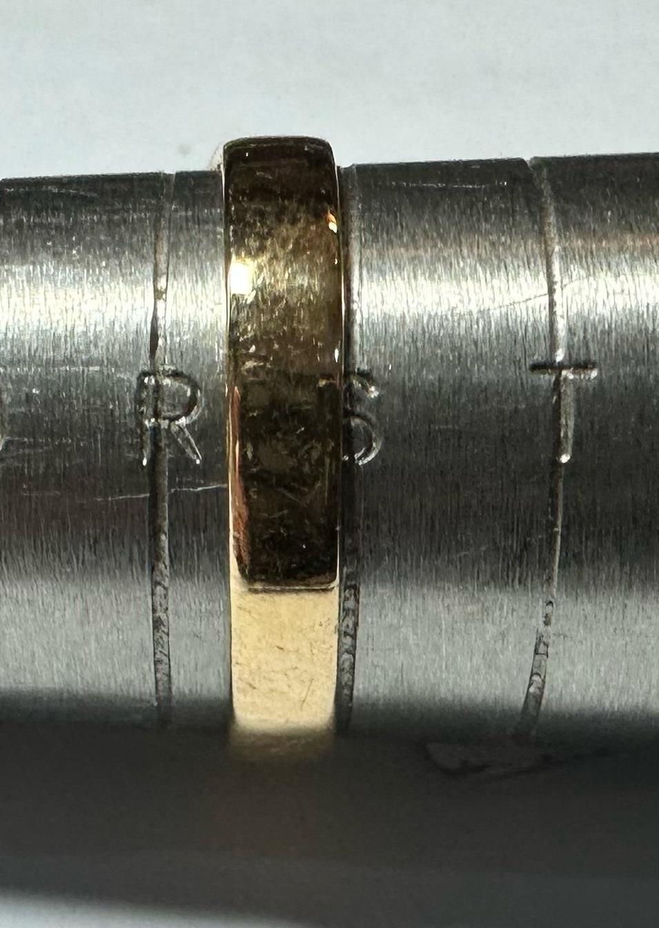 18ct yellow gold diamond ring in size S, featuring a sparkling diamond setting, unbranded jewelry piece.