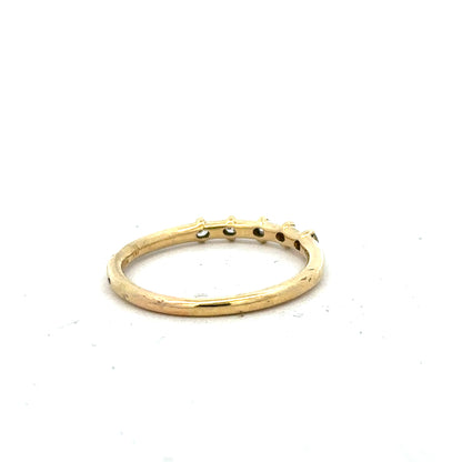 18ct yellow gold diamond ring in size S with sparkling diamonds, unbranded jewelry piece, elegant and classic design.