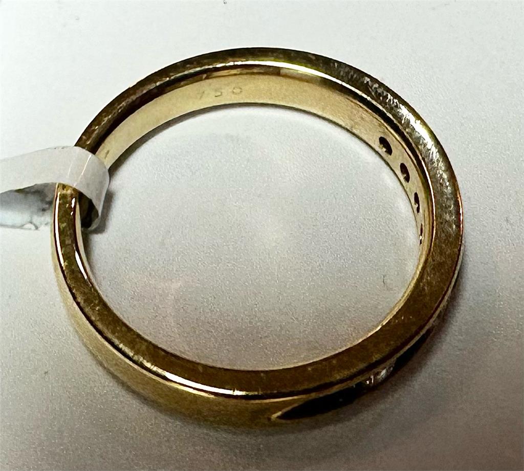 18ct yellow gold sapphire and diamond ring in size N, featuring a central sapphire surrounded by sparkling diamonds.