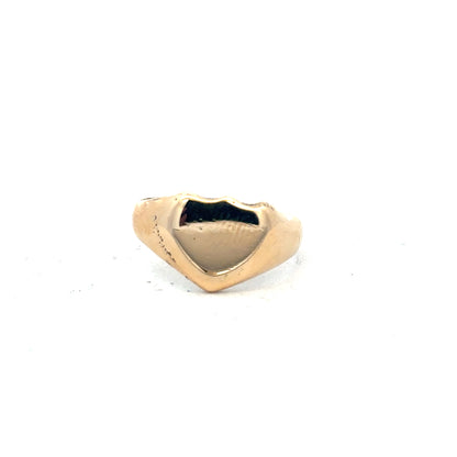18ct yellow gold signet ring in size O, unbranded, with a smooth polished finish and classic rectangular face.