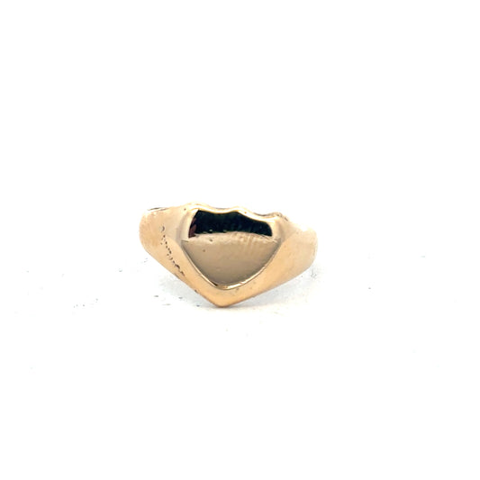 18ct yellow gold signet ring in size O, unbranded, with a smooth polished finish and classic rectangular face.