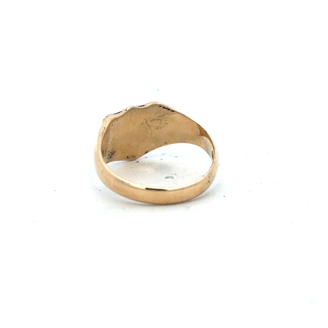 18ct yellow gold signet ring in size O, unbranded, with a smooth polished surface and classic style.