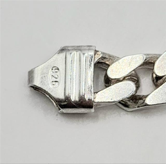 925 silver curb bracelet, unbranded, 20.5cm length, 26g weight, detailed silver jewelry image showing close-up of the chain links.