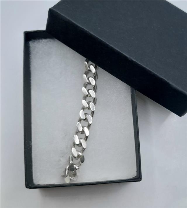 925 silver curb bracelet weighing 37.9g and measuring 24cm, featuring a classic chain design, unbranded jewelry accessory.