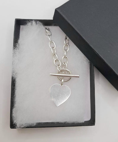 925 silver heart chain weighing 29.7g, featuring a delicate design, perfect for jewelry lovers and silver accessories.