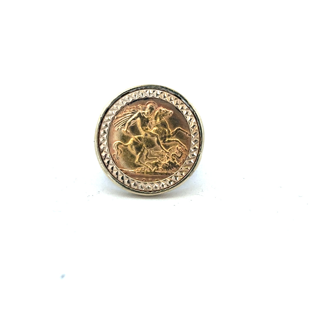 9ct gold 1914 half sovereign ring in size R1/2, featuring vintage coin design and unbranded craftsmanship.