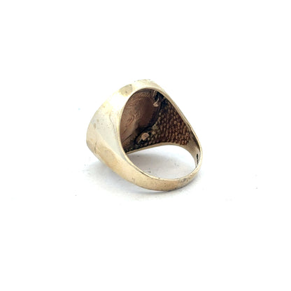 9ct gold 1914 half sovereign ring in size R1/2, featuring detailed vintage coin design, unbranded jewelry piece.