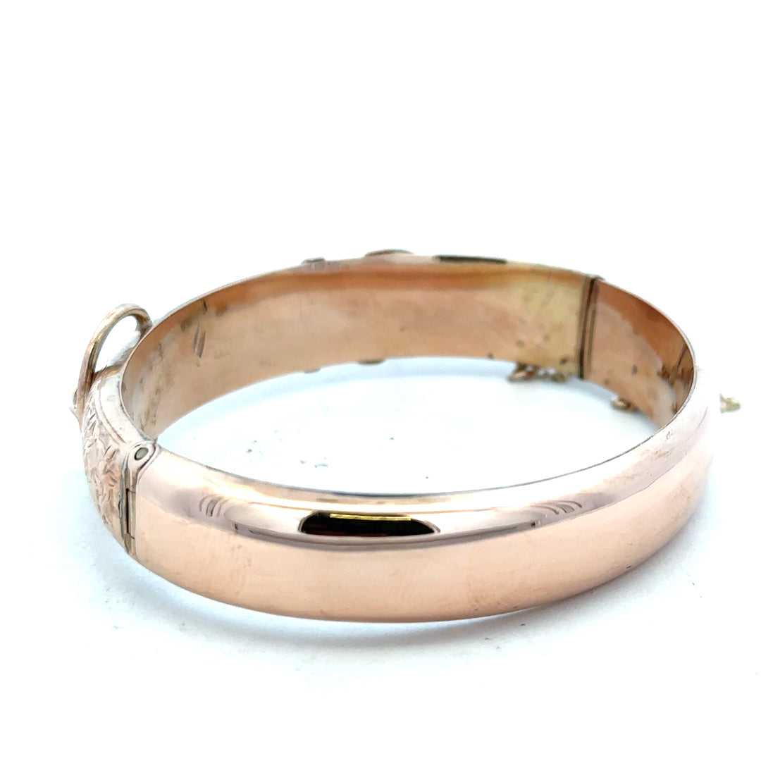 9ct gold bracelet featuring a sleek design, weighing 17.9g, ideal for elegant jewelry wear
