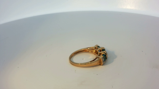 9ct gold ring in size L1/2, unbranded, featuring a smooth polished band with a classic design.