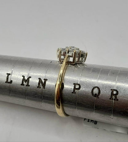 9ct gold ring in size O, weighs 3.1g, unbranded, featuring a simple band design suitable for everyday wear.