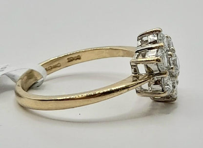 9ct gold ring in size O, weighing 3.1g, featuring a simple band design, unbranded with a polished finish.