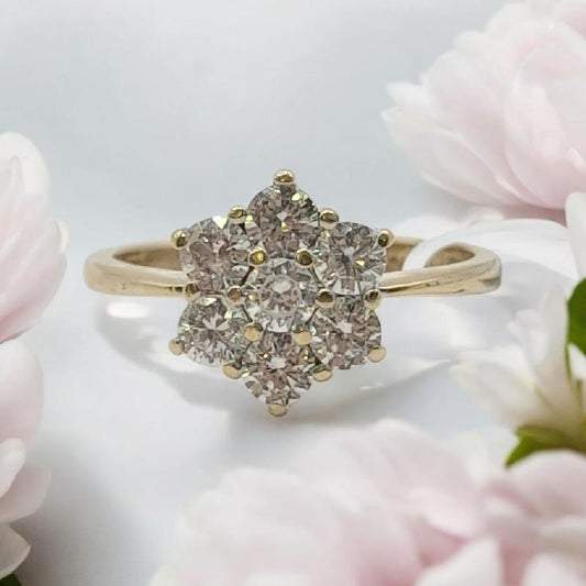 9ct gold ring in size O, unbranded, weighs 3.1g, featuring a simple band design with a polished finish.