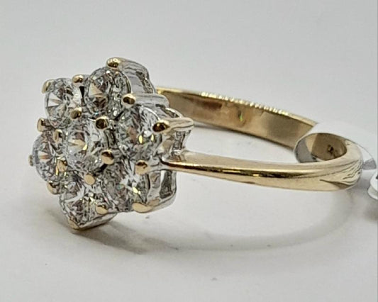 9ct gold ring in size O, weighs 3.1g, unbranded, with a simple band design, shown in a close-up image.