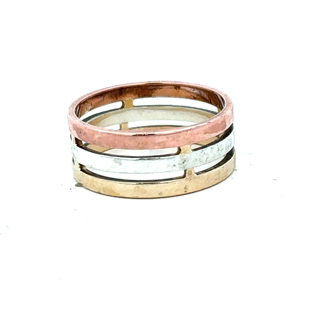 9ct gold ring size P with a smooth, polished band, unbranded jewelry, displayed on a neutral background.