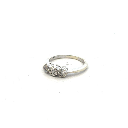 9ct white gold diamond ring with 25pts of sparkling diamonds in size I1/2, showcasing a elegant and classic jewelry design.