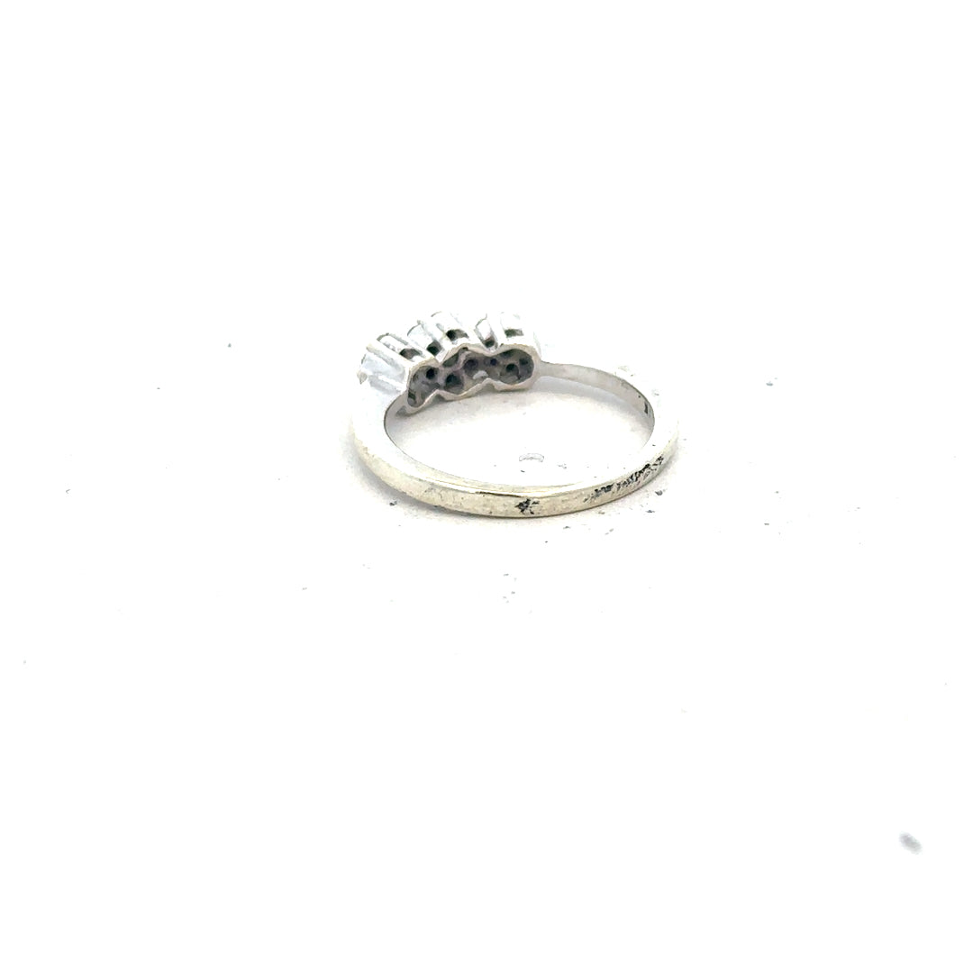 9ct white gold diamond ring with 25pts of stones in size I1/2, featuring a sleek and elegant design.