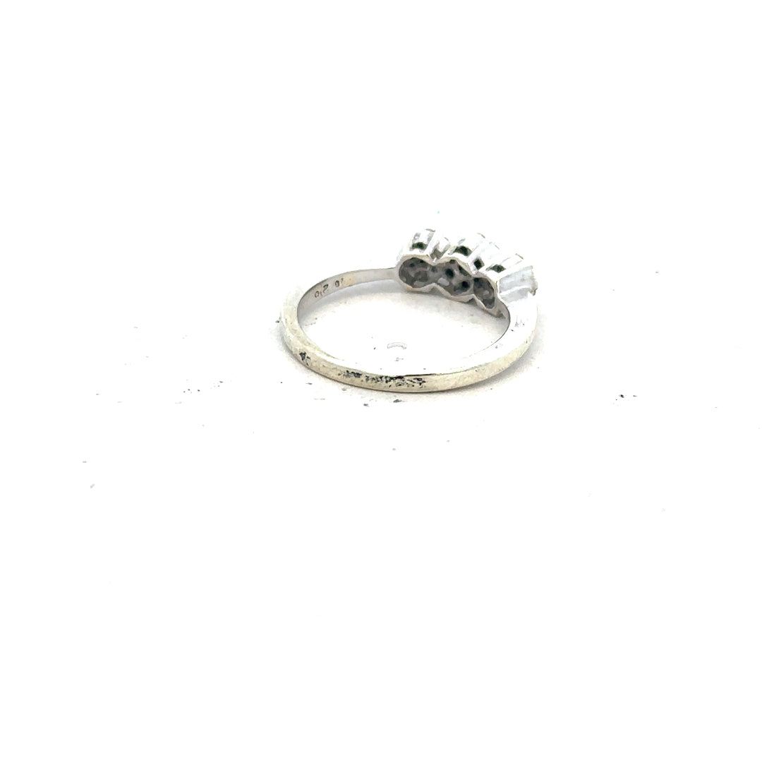 9ct white gold diamond ring with 25pts of diamonds in size I1/2, featuring a sleek, elegant design.