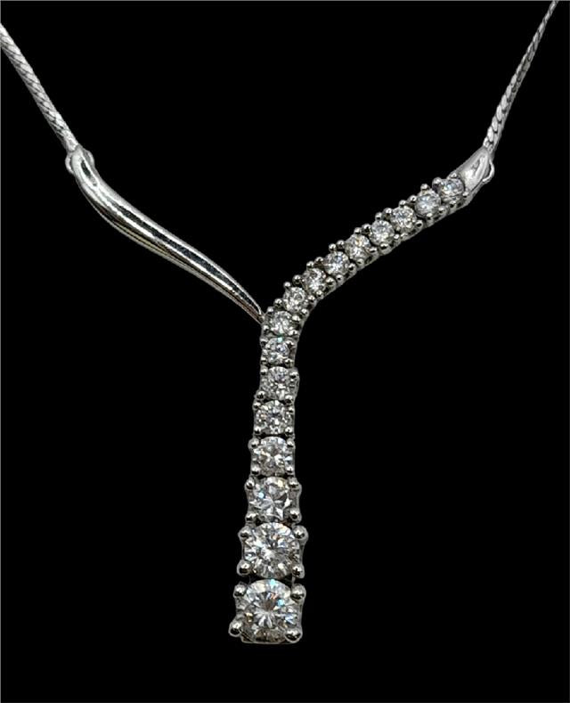 9ct white gold chain, 17-inch length, 5.1g, unbranded jewelry chain with a sleek, polished appearance.