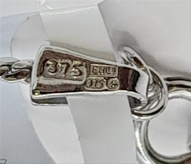 9ct white gold chain, 17-inch length, 5.1g, unbranded, featuring a classic chain design.