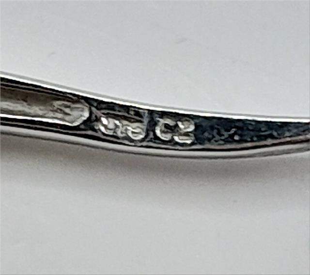 9ct white gold chain, 17-inch length, 5.1g, unbranded, shown with detailed close-up of chain links and clasp.