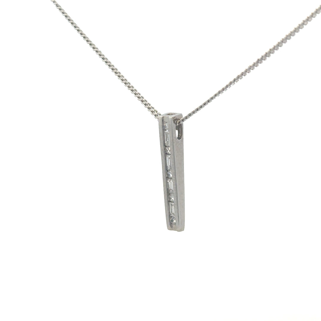 9ct white gold chain with an 18ct diamond pendant featuring 0.25 carats of sparkling diamonds, unbranded jewelry accessory