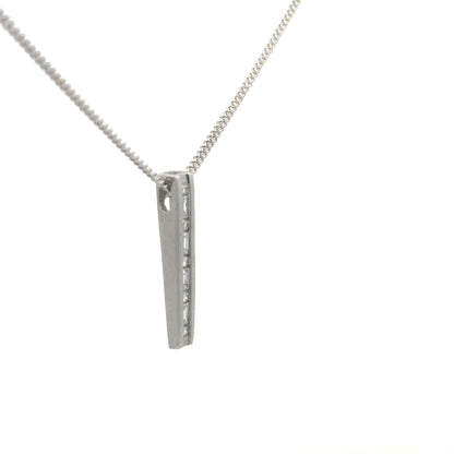 9ct white gold chain with 18ct 0.25 carat diamond pendant, elegant jewelry piece featuring a sparkling diamond accent.