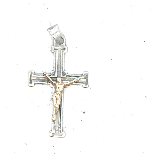 9ct white gold cross pendant weighing 1.7g, featuring a simple design, perfect for everyday wear.