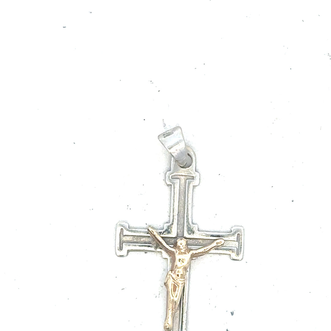 9ct white gold cross pendant with a 1.7g weight, featuring a simple and elegant design, ideal for everyday wear.