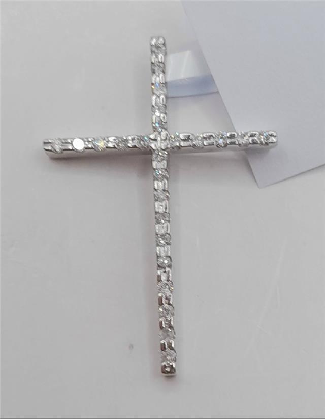 9ct white gold diamond cross pendant with sparkling diamonds, weighing 2.1g, showcasing elegant jewelry craftsmanship.