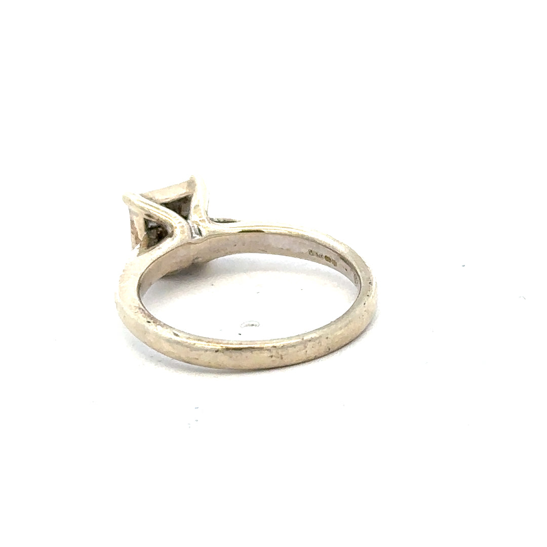 9ct white gold diamond ring in size L1/2 with a sparkling diamond, unbranded jewelry piece with elegant design.